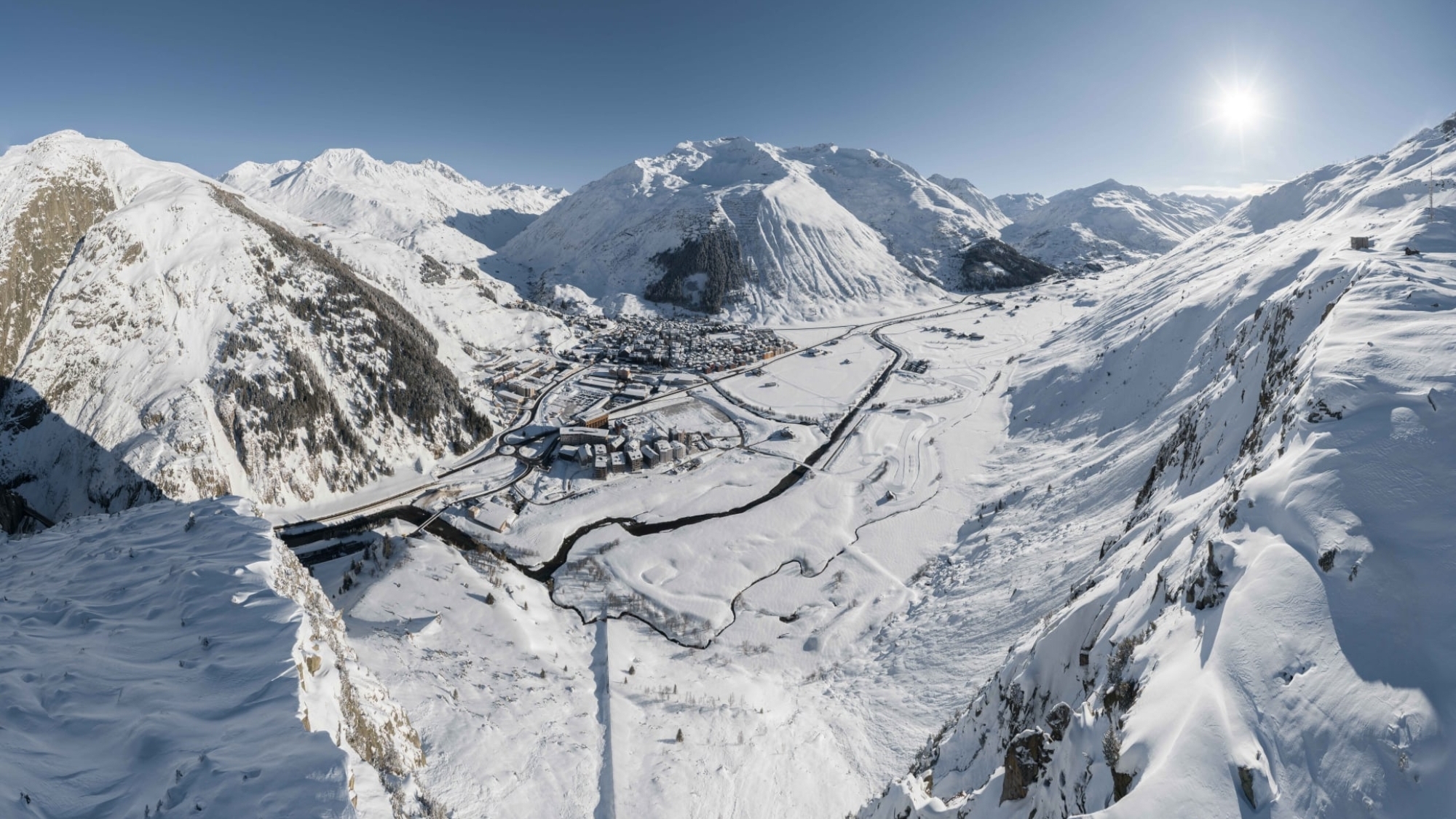 Blick auf Andermatt im Winter