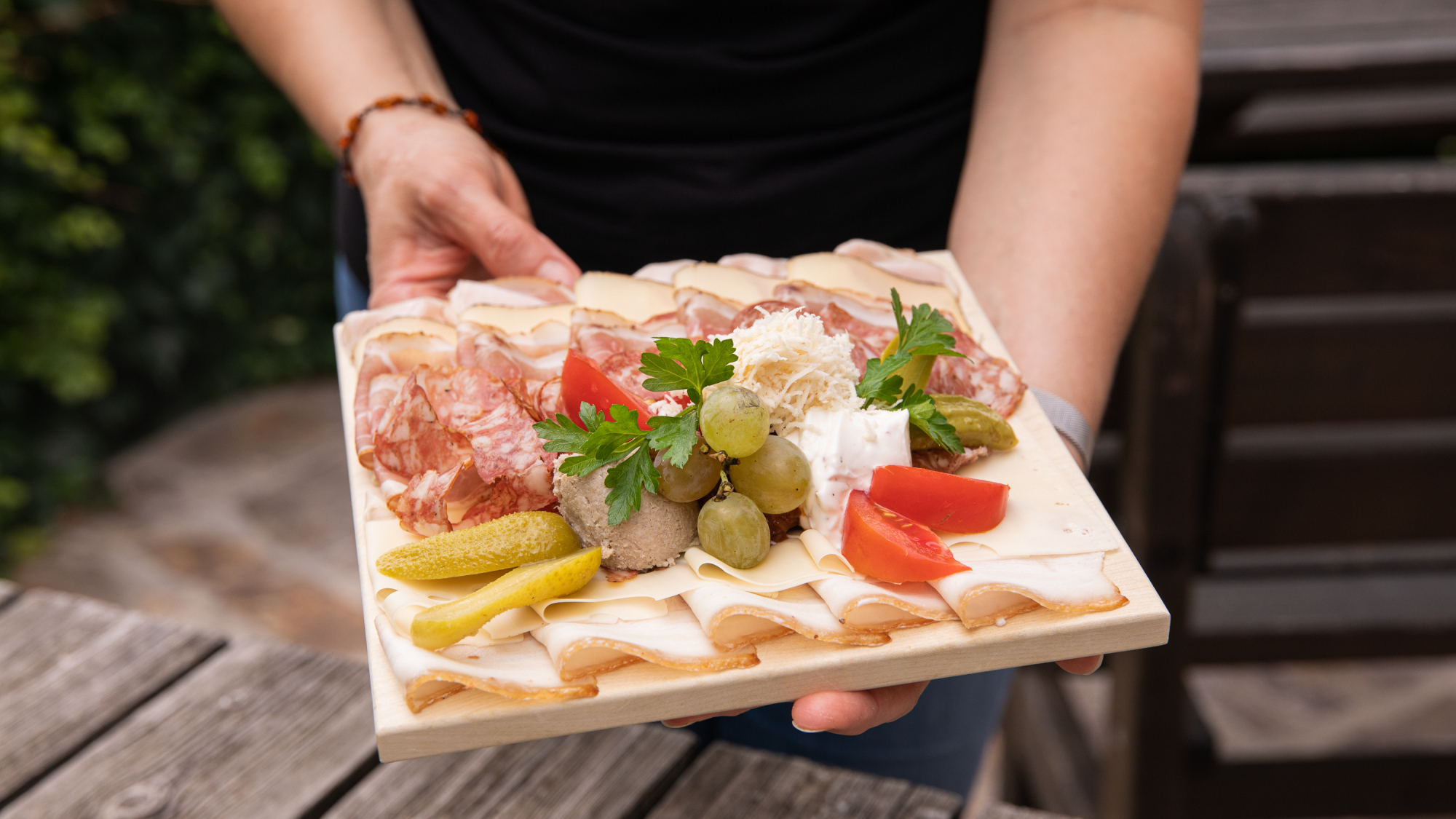 Brettljause von einer Bäuerin