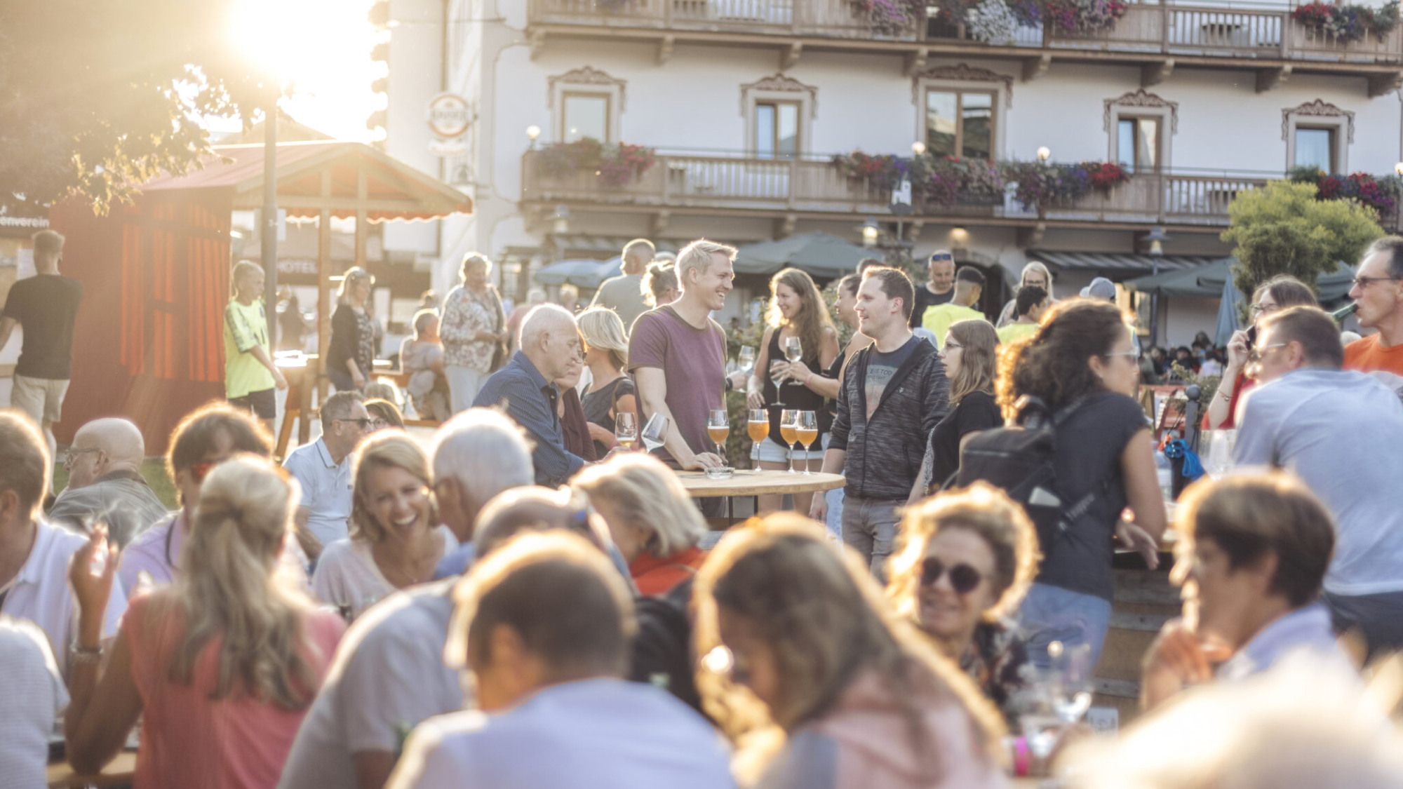Besucher bei der Kirchberg Kost.Bar