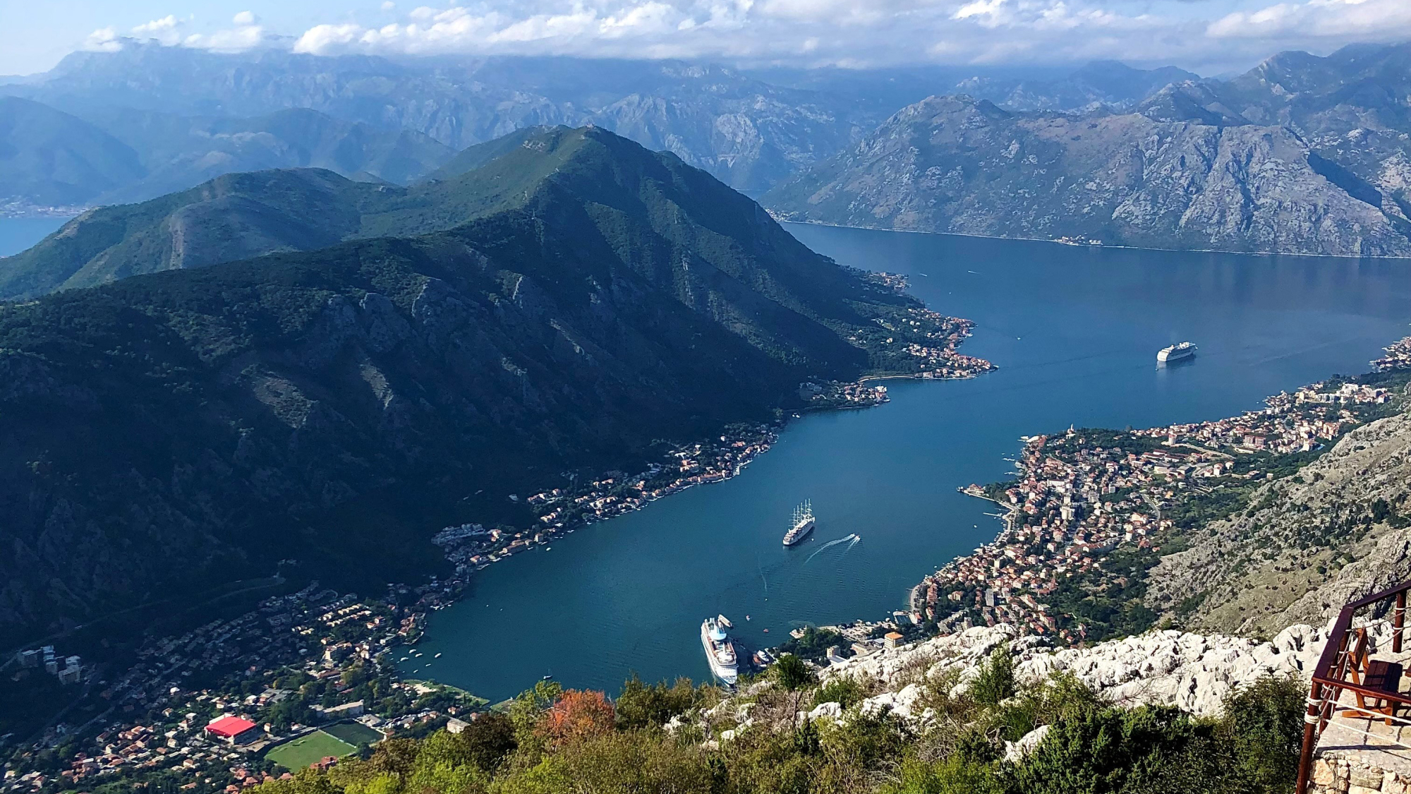 Ausblick auf Kotor und die wunderschönen Ausläufer des Adriatischen Meers