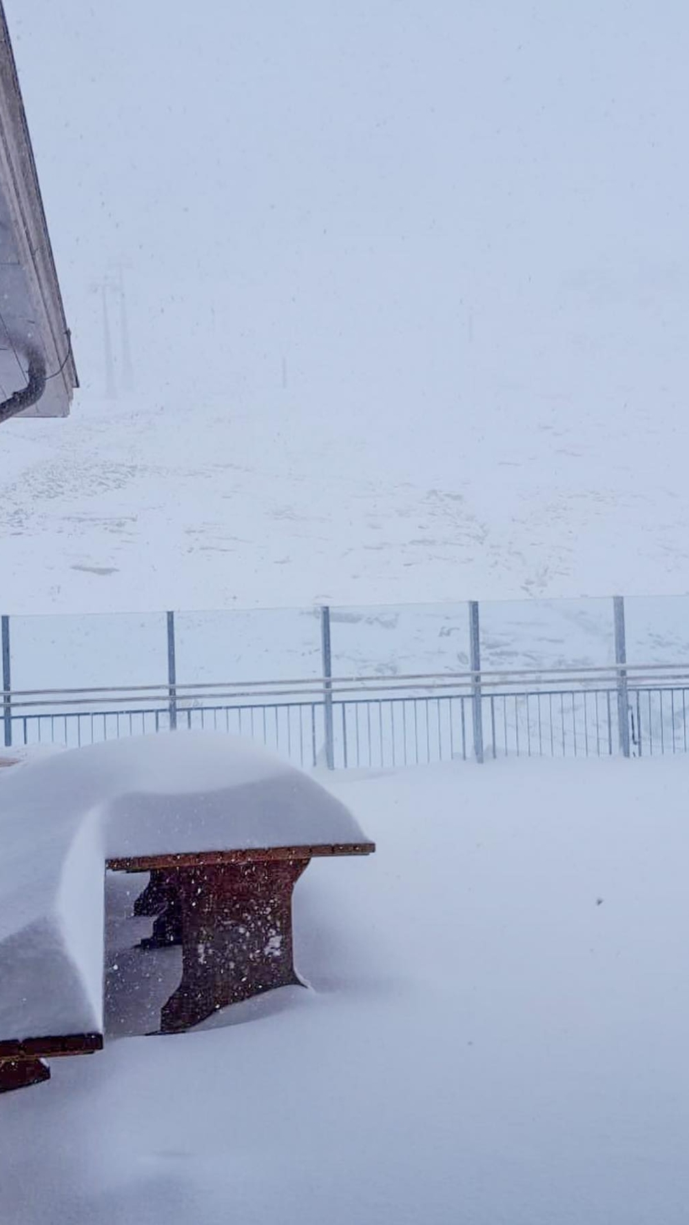 Schneefall am Hintertuxer Gletscher (September 2022)