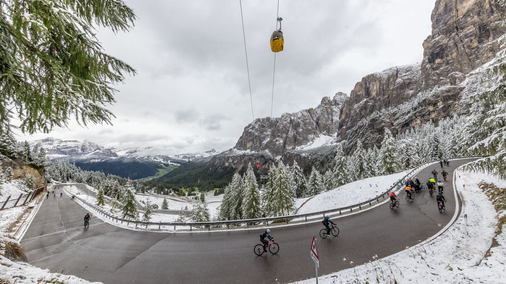 Beim Bike-Event in Gröden mussten sich die Fahrradfahrer auch mit Neuschnee auseinandersetzen