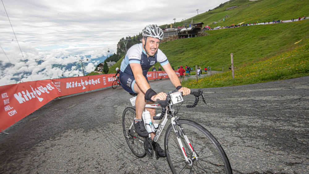 Am 27. August 2023 können Sportler:innen beim Kitzbüheler Radmarathon wieder alles geben.