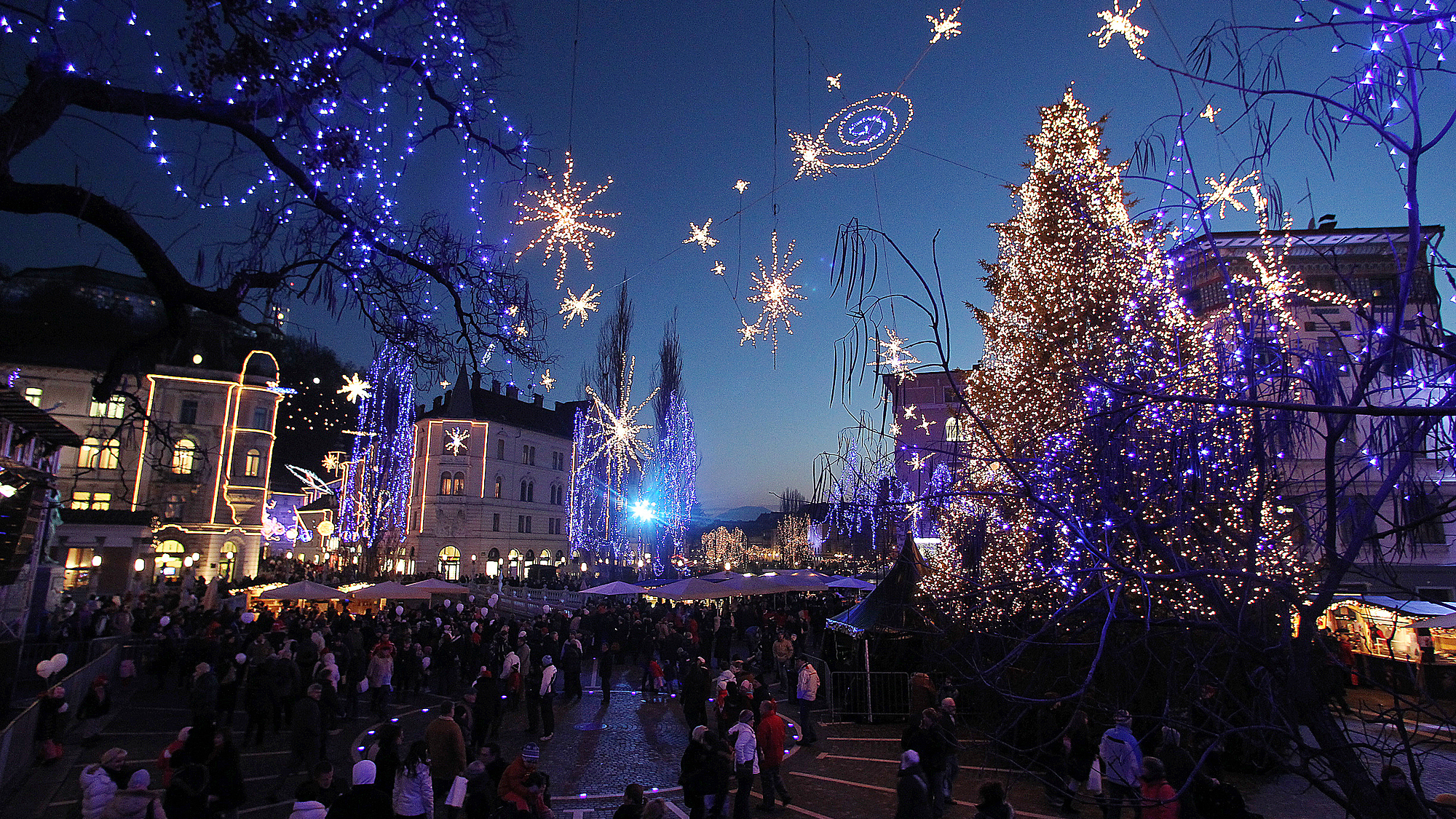 Weihnachtsbeleuchtung am Preserenplatz in Ljubljana