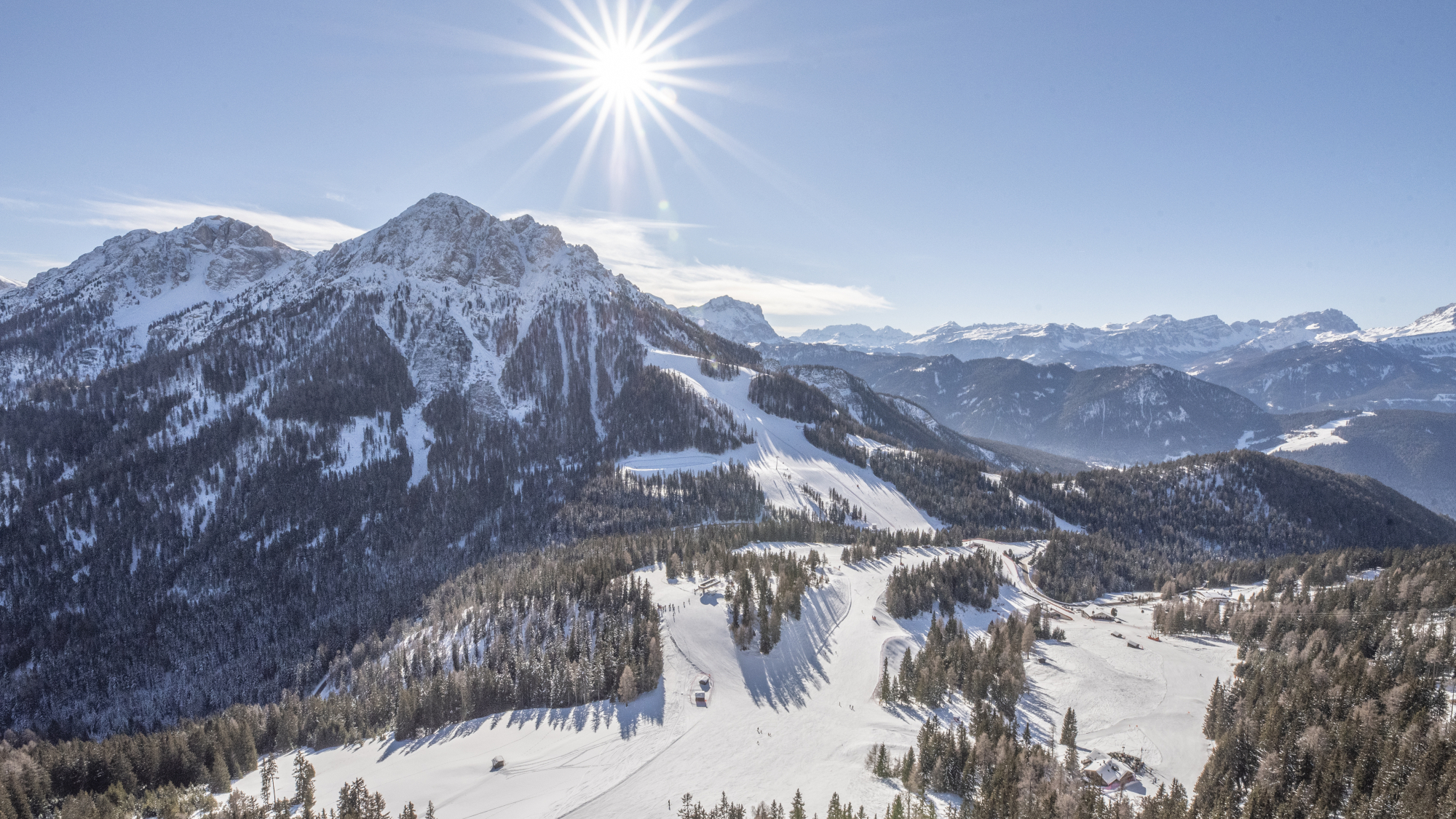 Blick auf das Skigebiet Kronplatz (Furkelpass)
