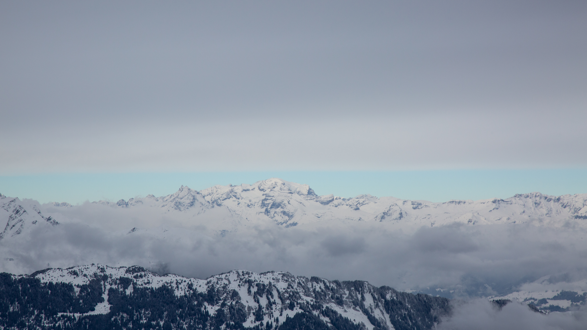 Hohe Bewölkung, aber eine kurze Phase mit schöner Fernsicht