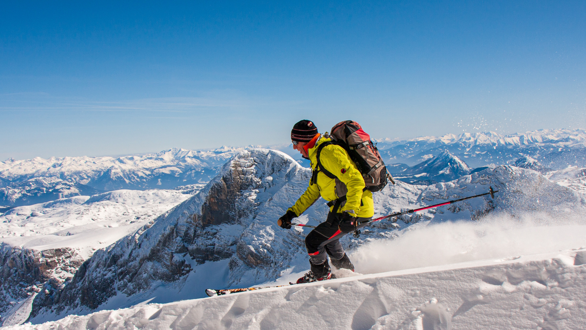 Die berühmte Dachsteinüberquerung bietet mit 25 Kilometern eine der längsten Abfahrten in den Alpen