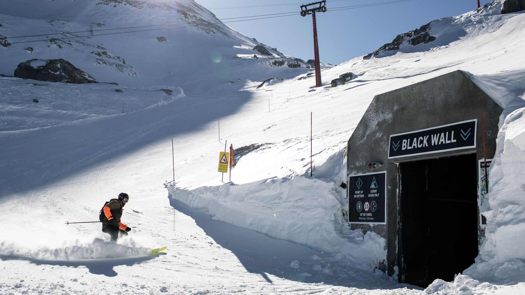 Einfahrt in den neuen Tunnel