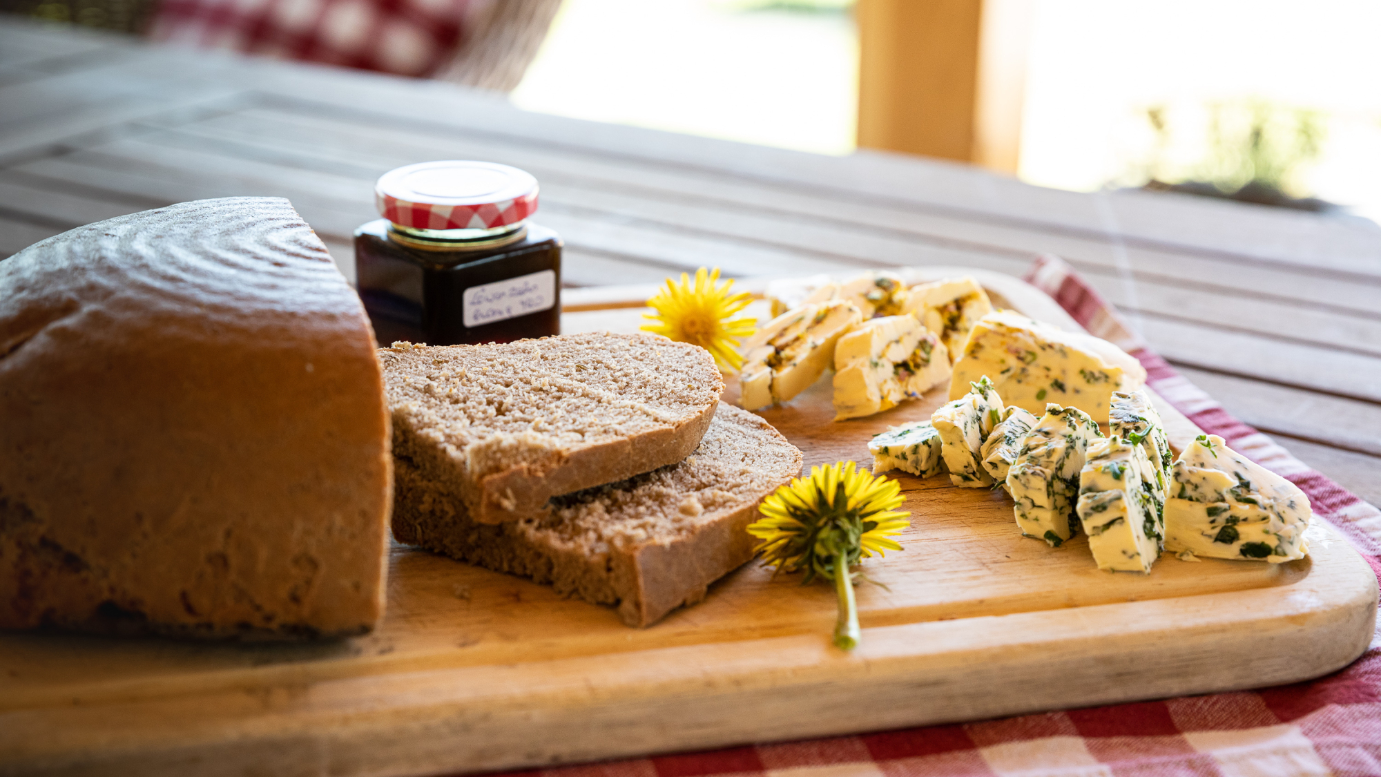 Brotzeit auf dem Brett