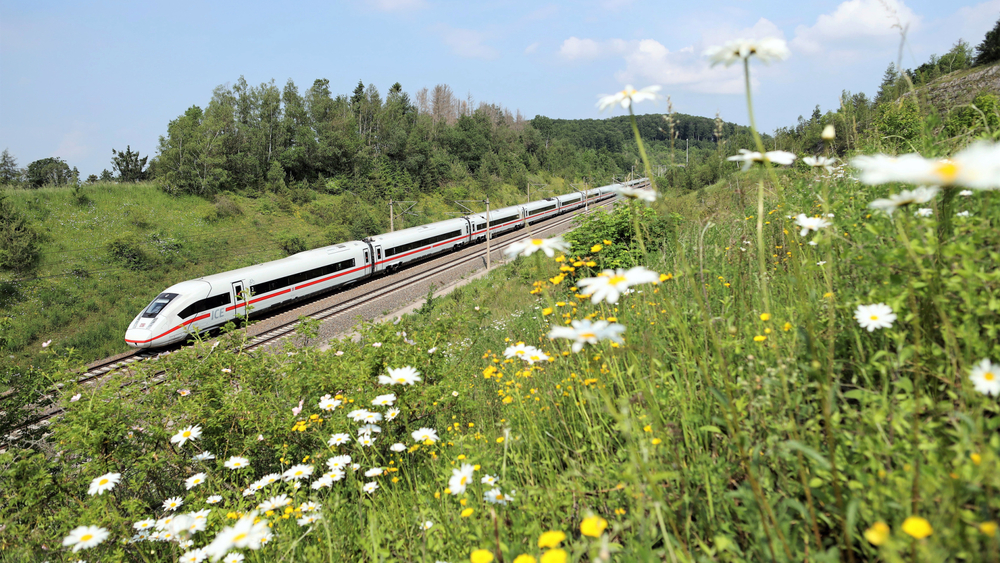 Mit Summerrail in die Alpen: Zehn traumhafte Bergregionen für den autofreien Outdoor-Urlaub