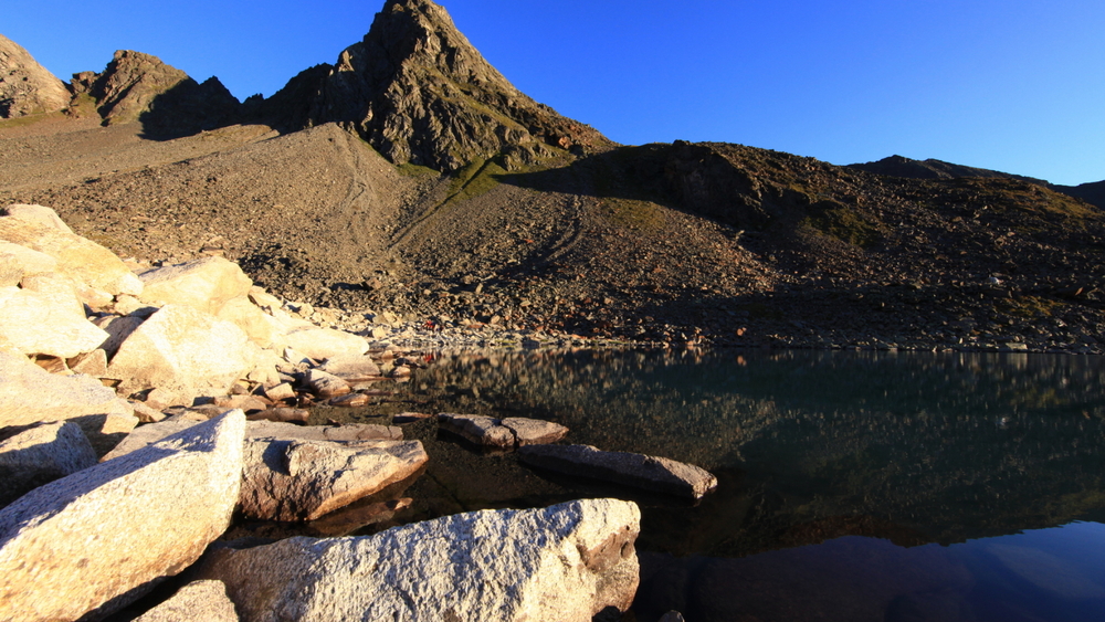 Die Rinnenspitze mit See