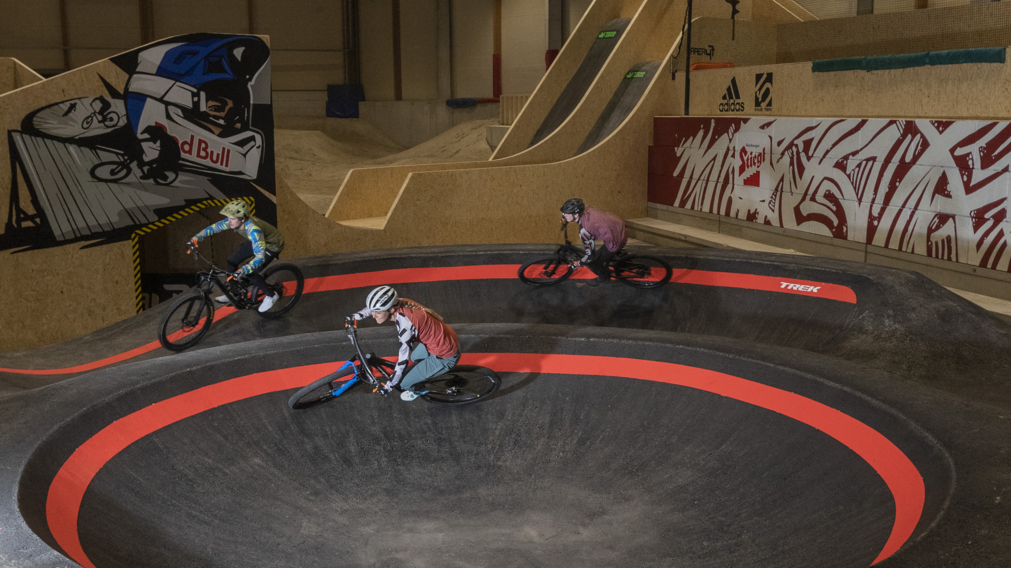 Neuer Indoor Bikepark in der Area47 