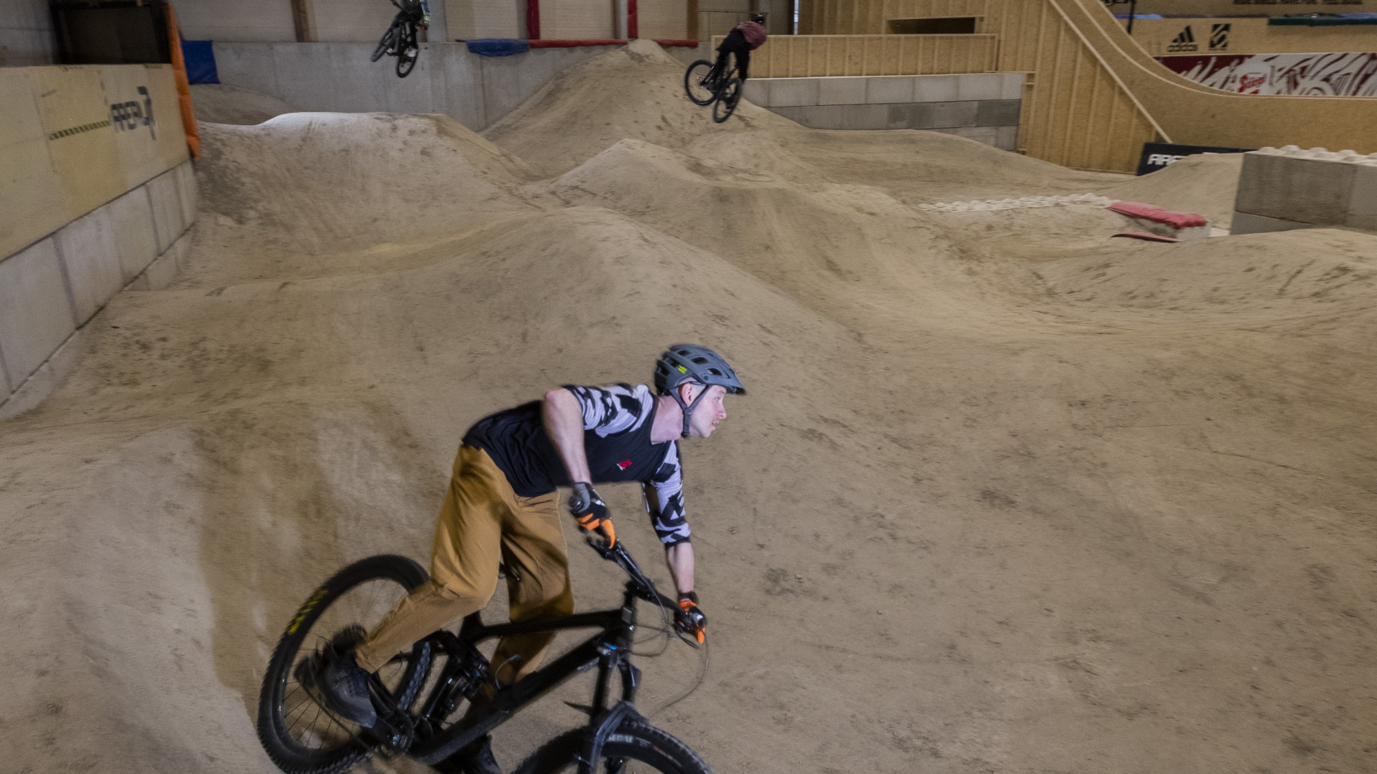Neuer Indoor Bikepark in der Area47 