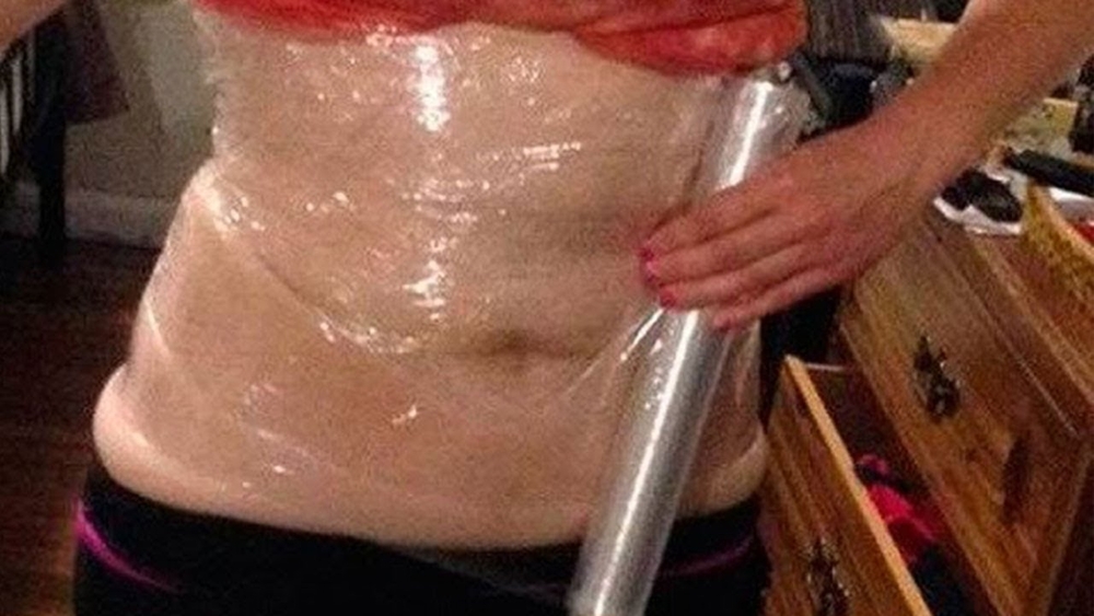  Body Wrapping - Kann man mit Frischhaltefolie um den Bauch wirklich abnehmen? 
