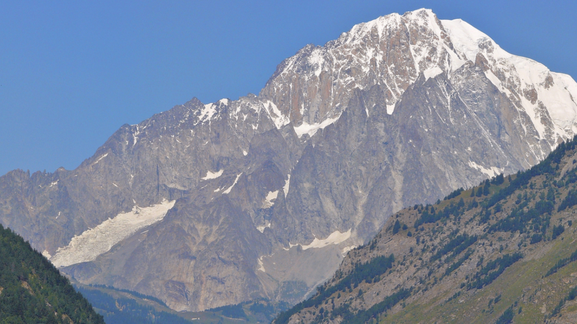 Blick auf den Mont Blanc vom Aostatal