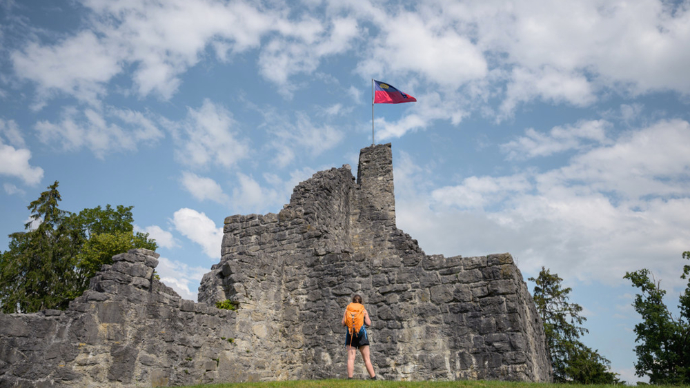 Burgruine Schellenberg am Liechtenstein-Weg