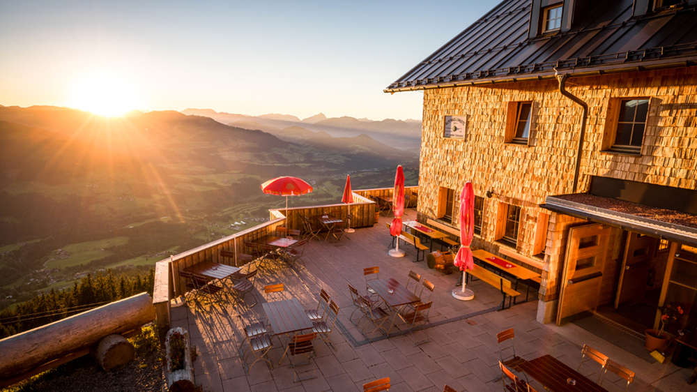 Ausblick von der DAV Alpenrosenhütte in Westendorf