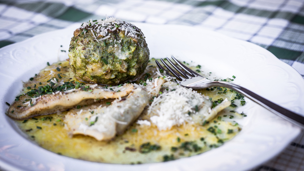 Essen auf der Alpenrosenhütte im Brixental