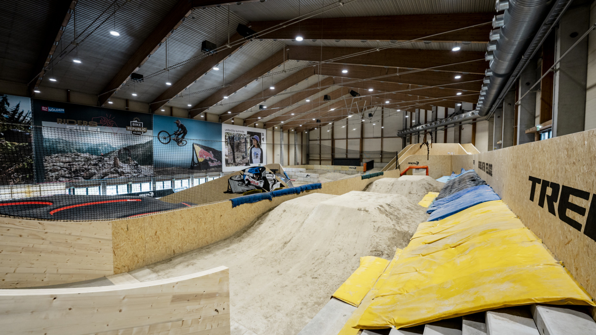 Indoor Bike Park, Area 47