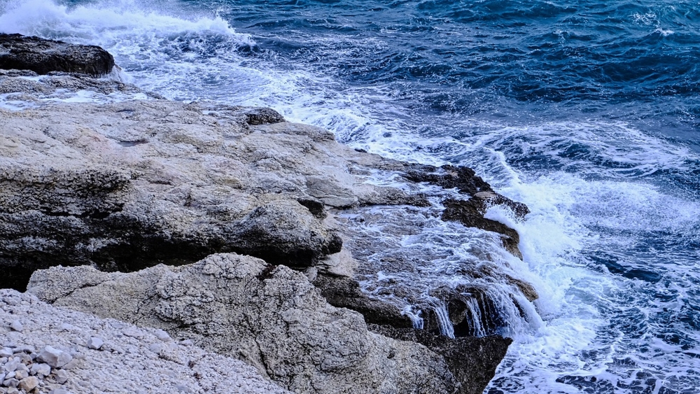 Unter Thalasso versteht man eine Heilbehandlung des Körpers durch die natürlichen Inhaltsstoffe des 