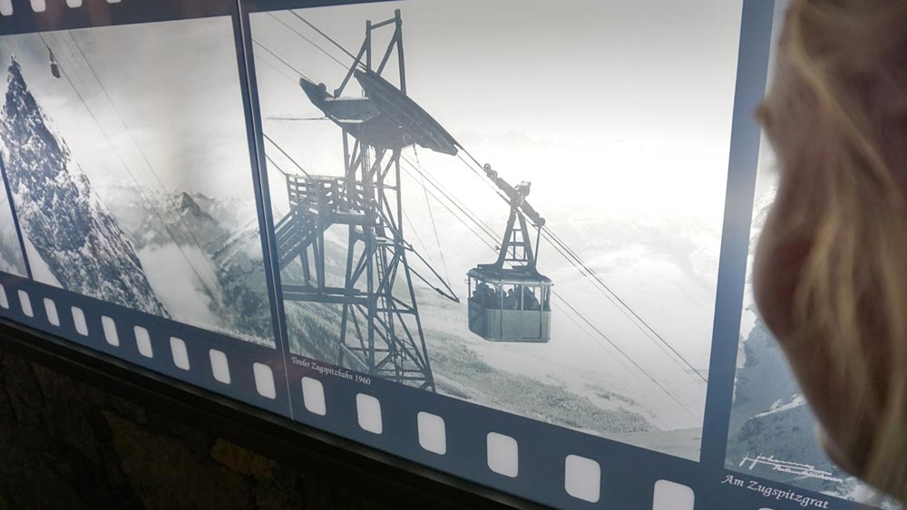 Bildtafeln im Erlebnismuseum Zugspitze