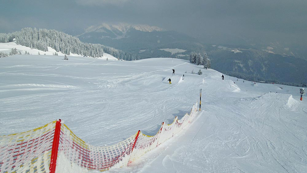 Snowpark auf der Steinplatte