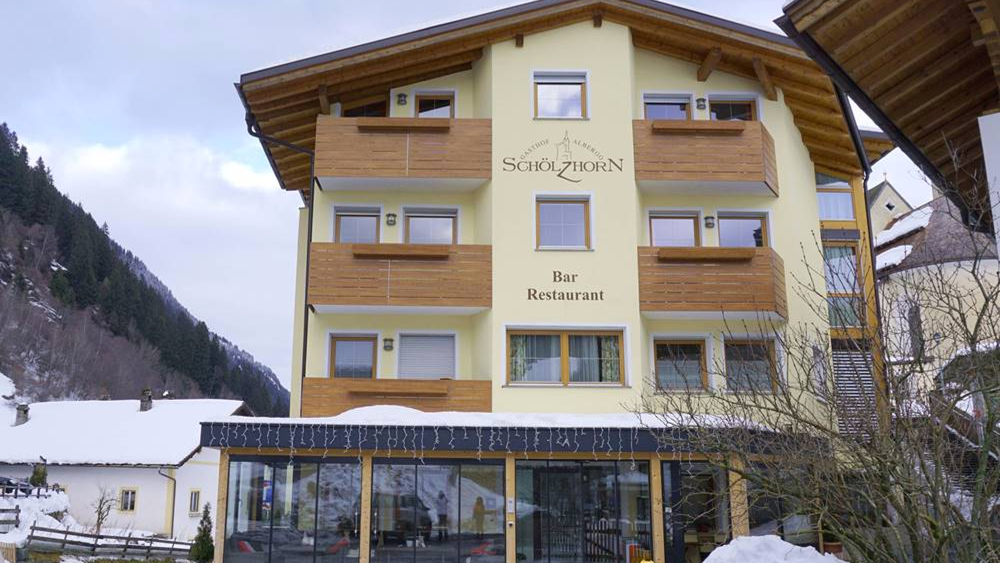 Blick auf das Hotel Schölzhorn in der Gemeinde Ratschings