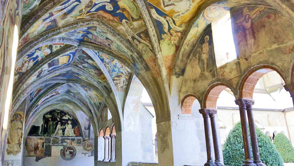 Der Domkreuzgang mit kunstvollen Fresken