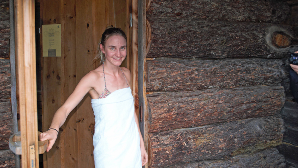 Larissa in der Sauna