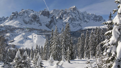 Blick auf die Bergwelt der Dolomiten