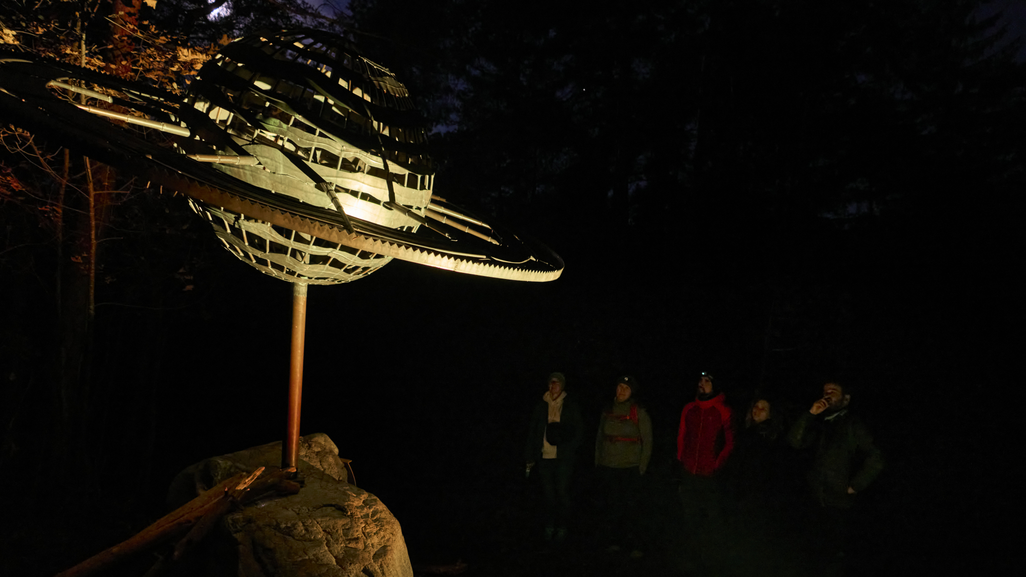 Die Planeten werden stimmungsvoll beleuchtet