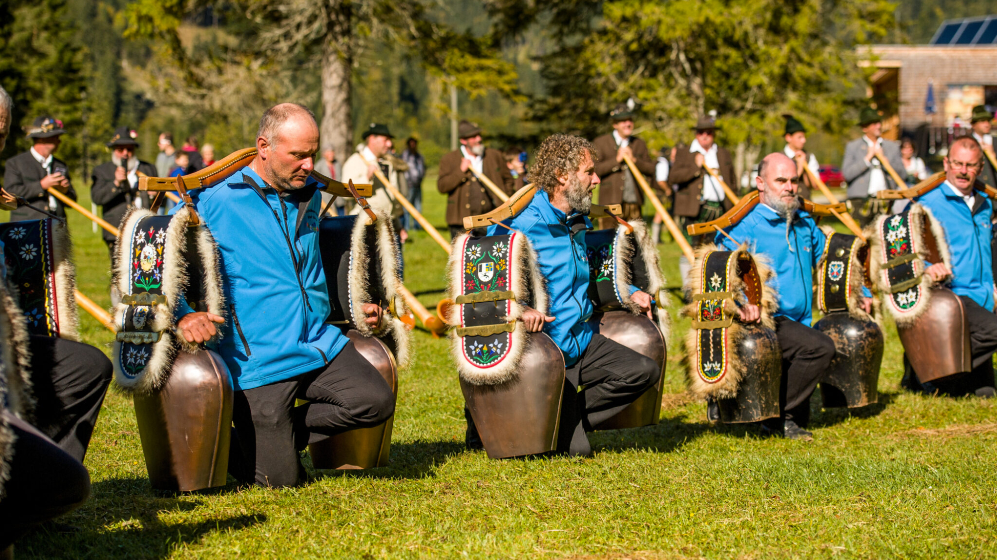 Mitglieder des Schellner Clubs Fünf Dörfer aus Graubünden 