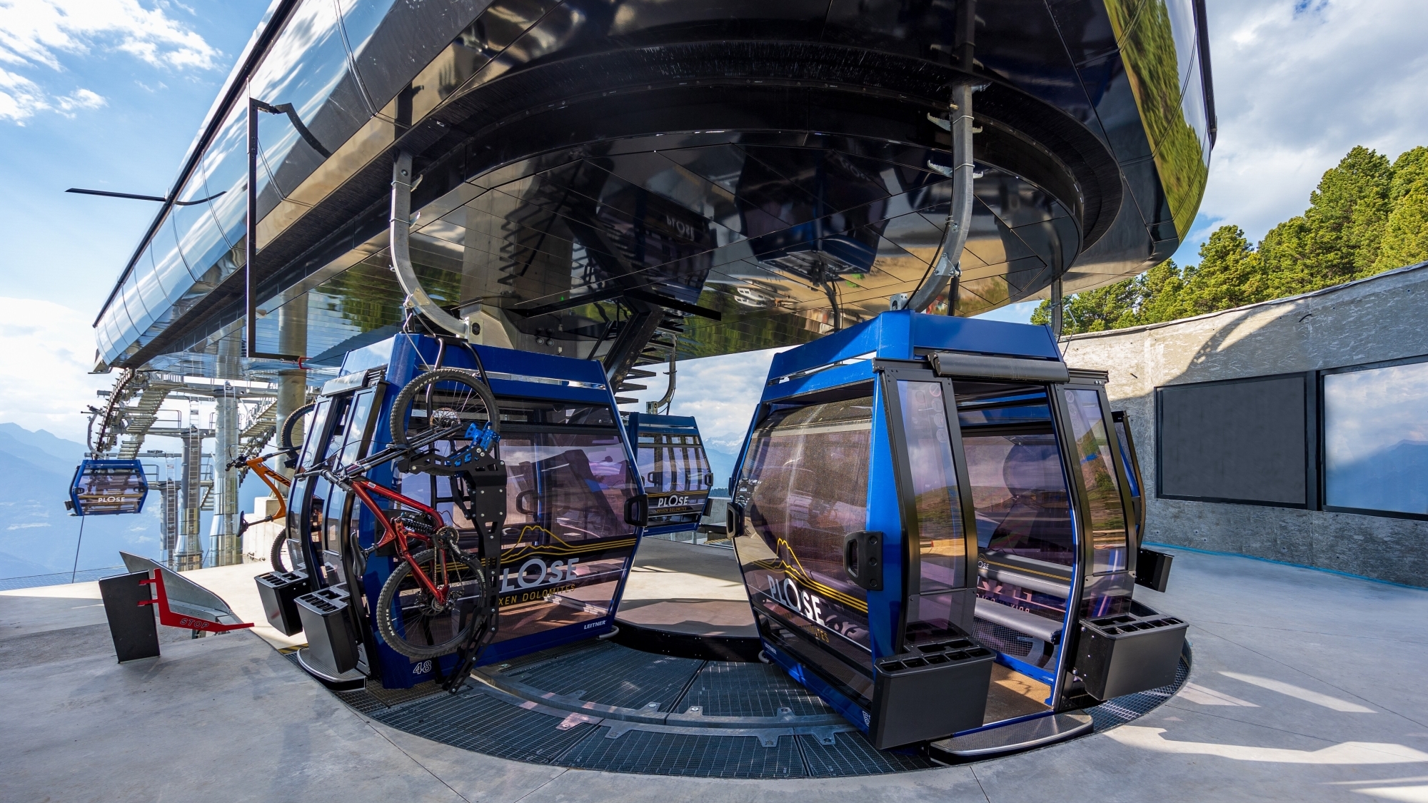 Biketransport an den Leitner-Gondeln der Plosebahn