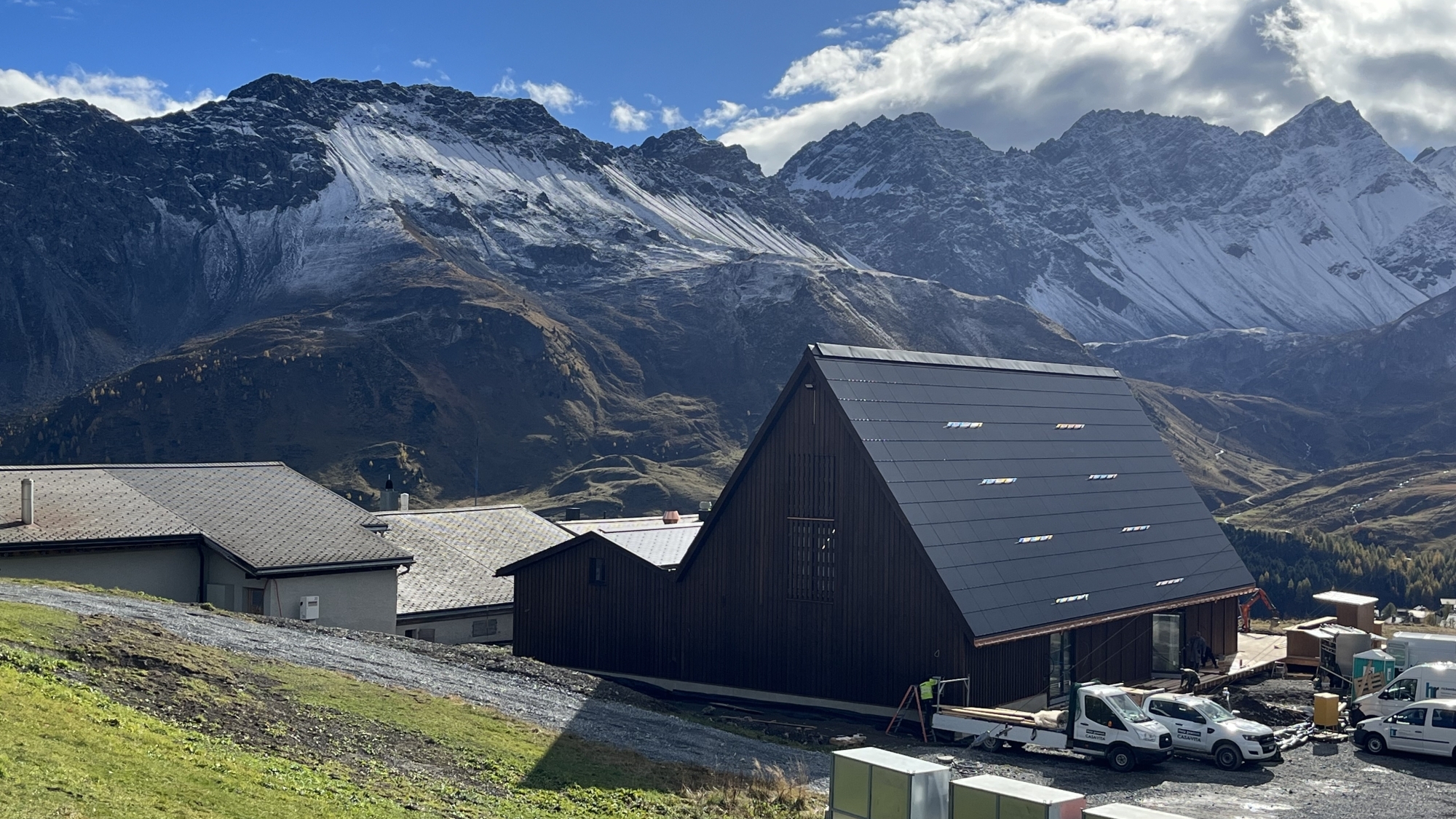 Die KuhBar bei der Tschuggenhütte in Arosa wird komplett umgebaut und zur Wintersaison neu eröffnet