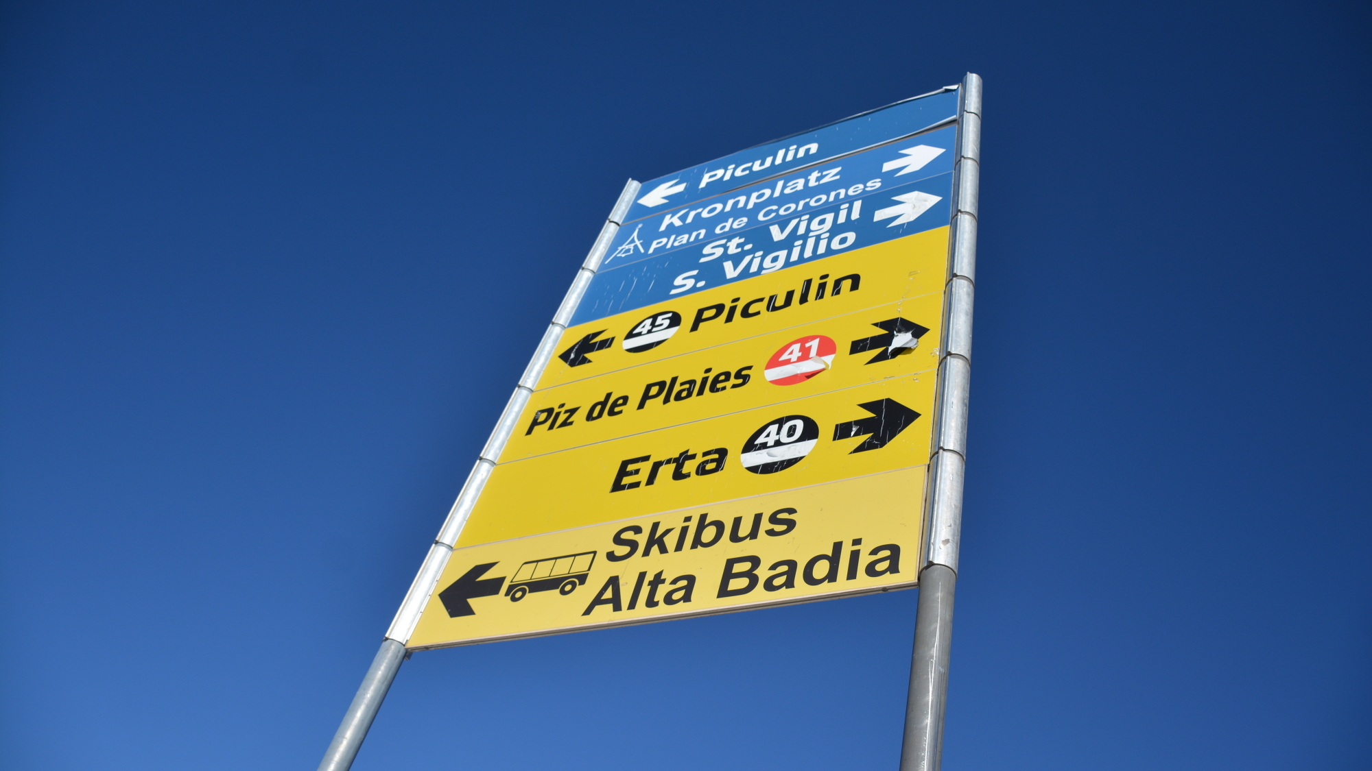 Unterwegs vom Kronplatz nach AraDie Kronplatz-Überquerung ist ein Hochgenuss und die Pisten sind perfekt beschildert, sodass man ohne große Mühe ins Gadertal gelangt