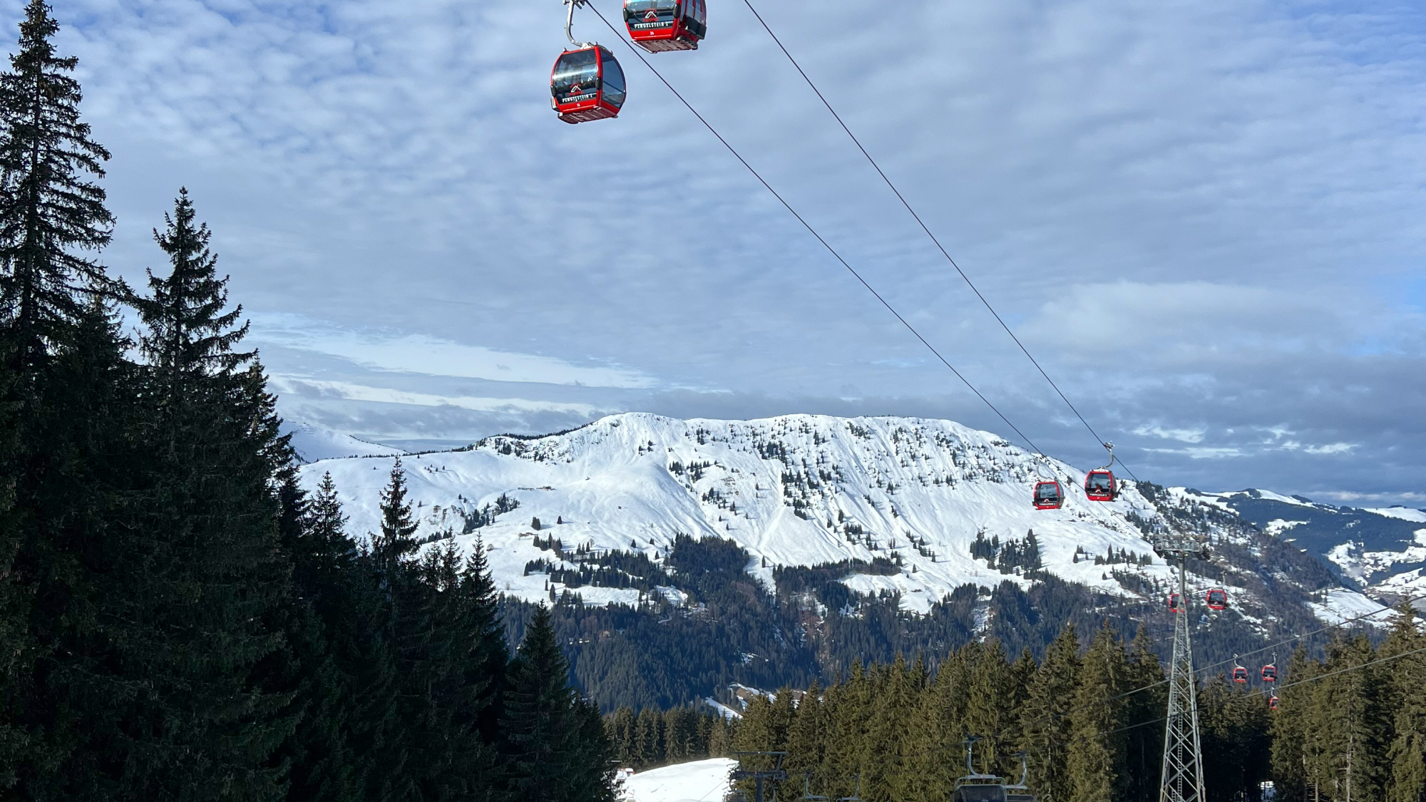 Pengelstein-Gondelbahn und Skipiste 31 (Schroll-Skirast)