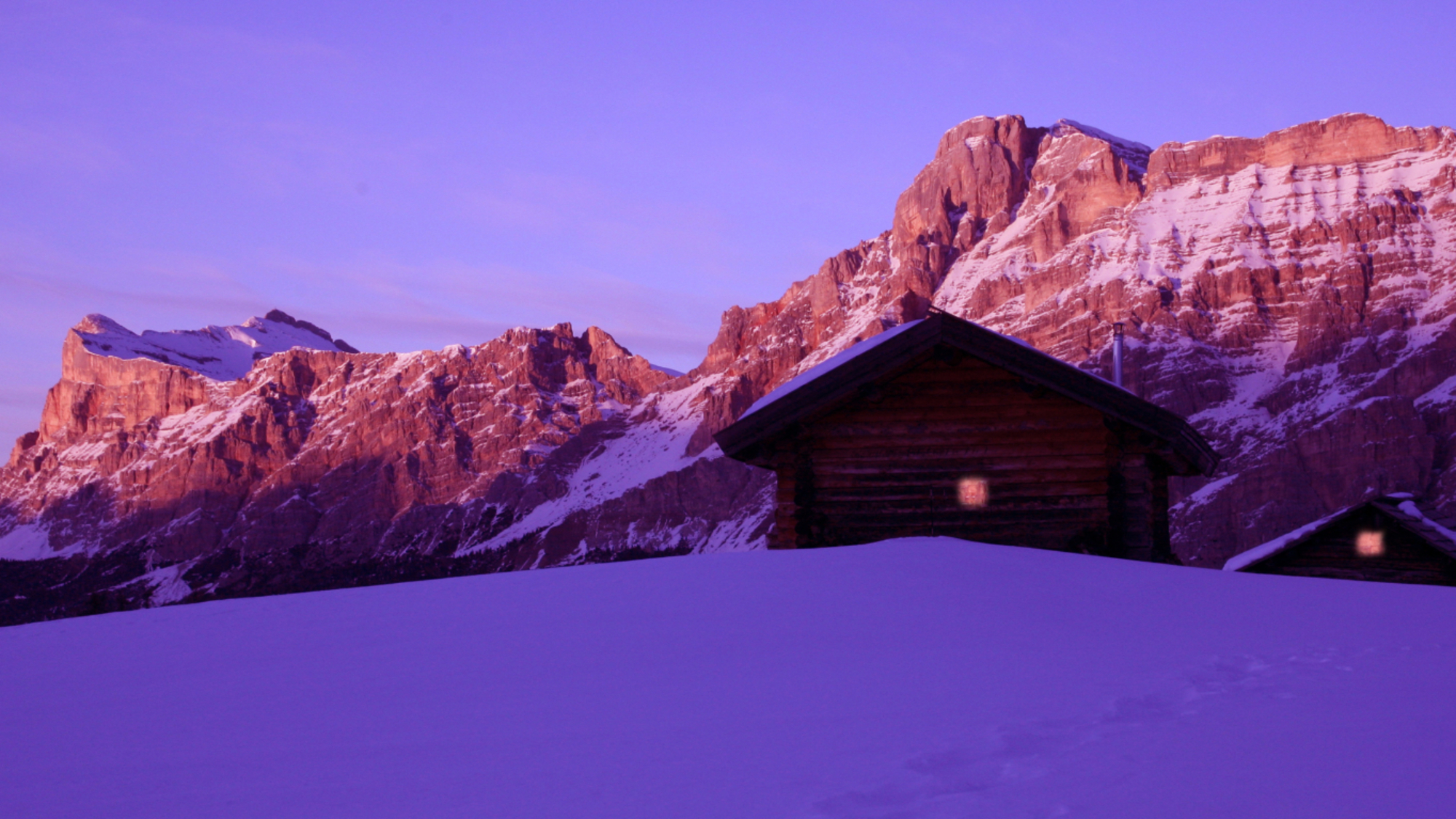 Gehört eindeutig auf die Bucket-List: Das Alpenglühen der Dolomiten muss man live gesehen haben. 