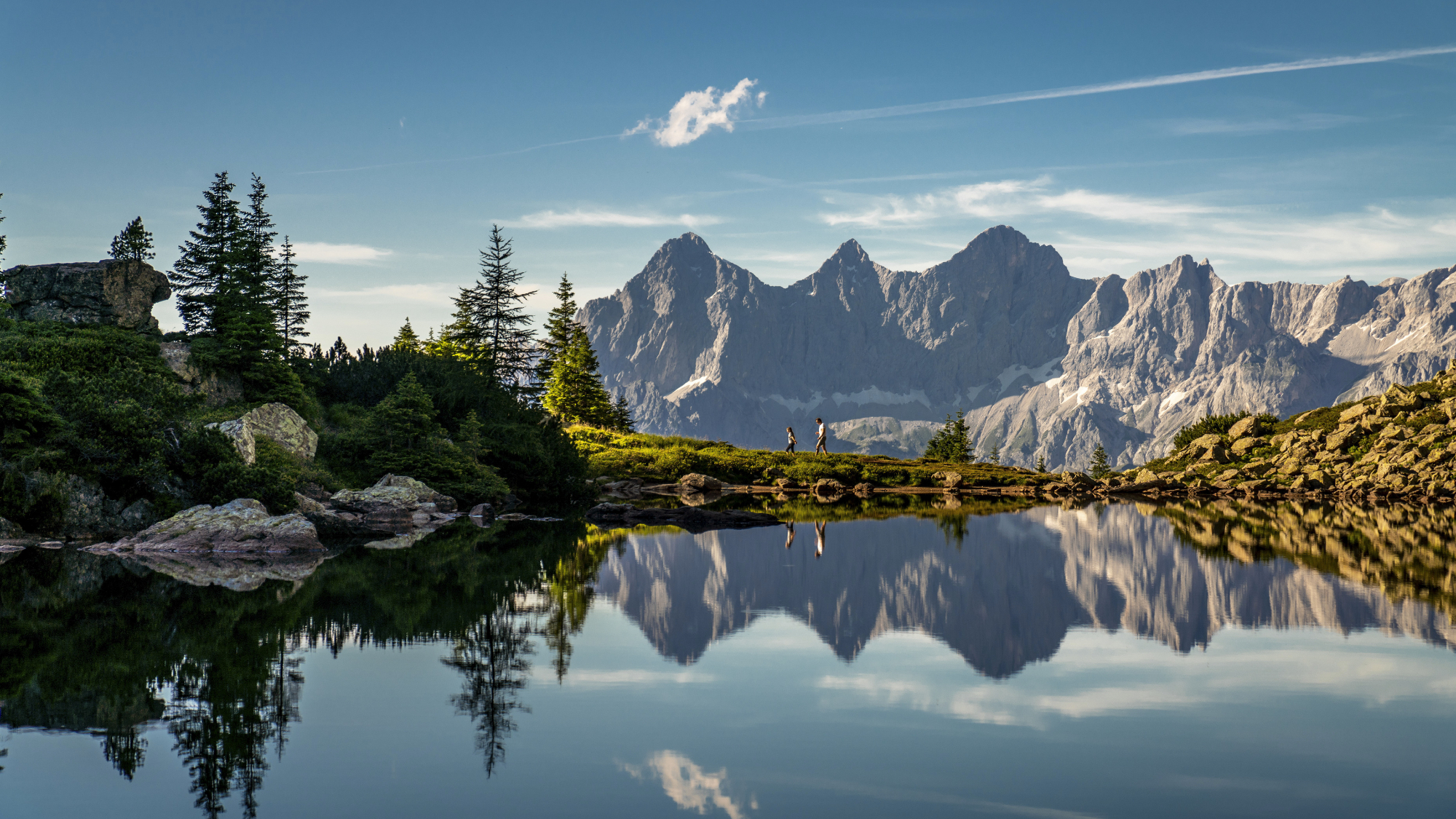 Auf der Reiteralm am Spiegelsee mit Blick auf Dachstein