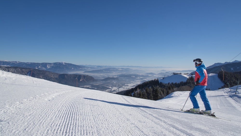 Skifahrer im Skigebiet Dreiländereck