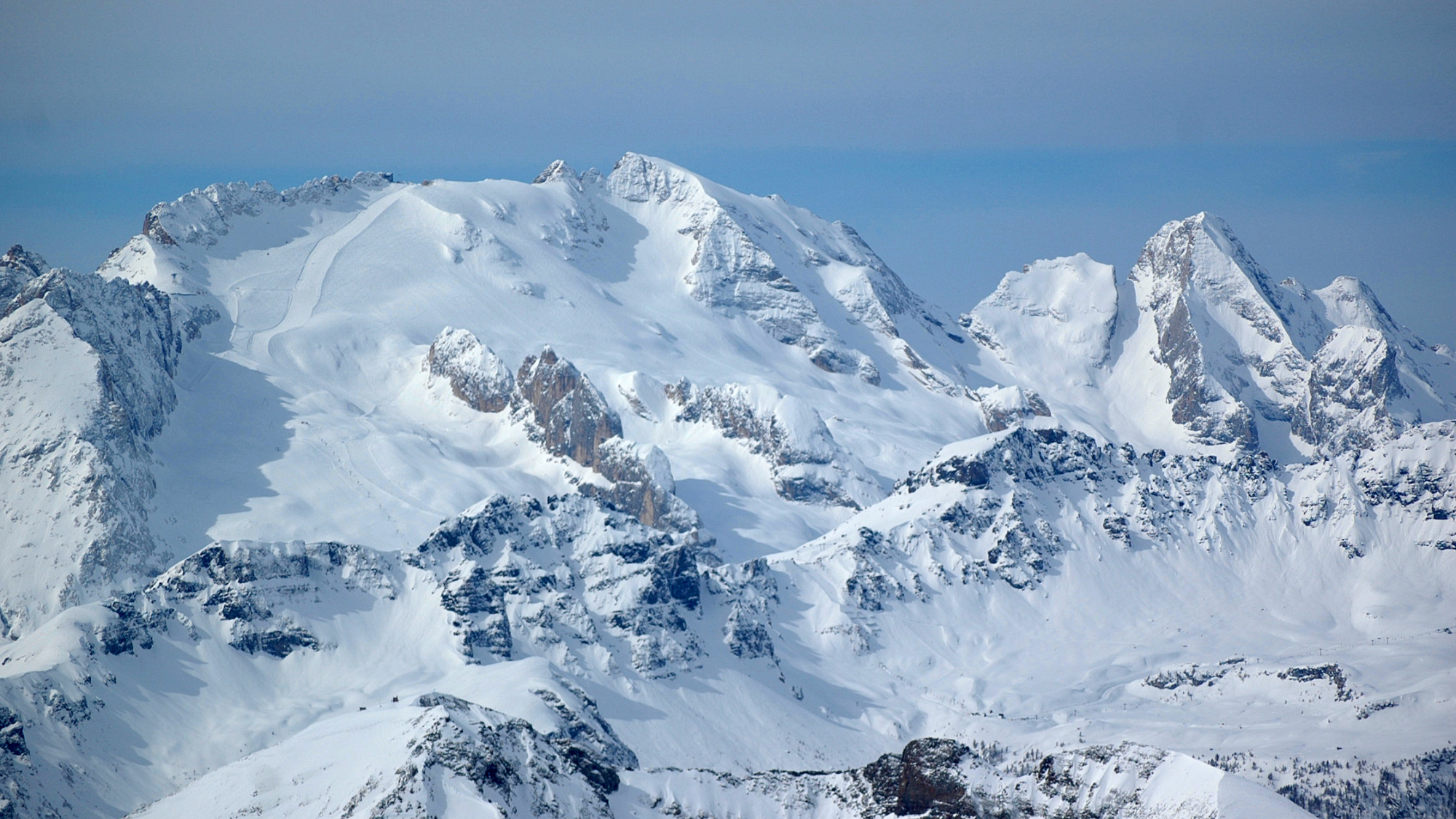 Blick vom Sessellift „Croda Negra“ zur Marmolada (3343m)