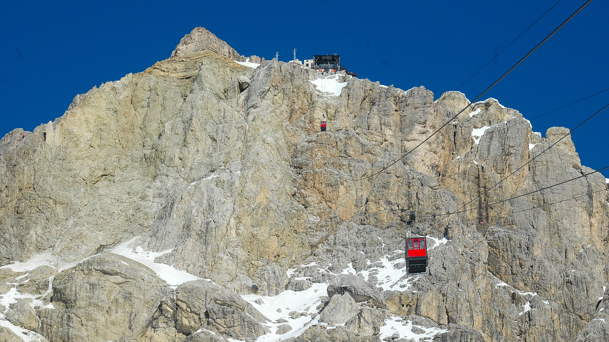 Sehr spektakulär: Die Lagazuoi-Seilbahn!