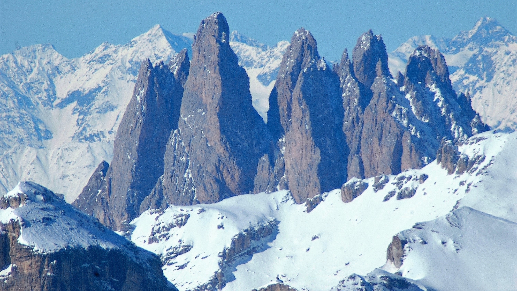 Blick vom Rifugio Lagazuoi (2752m) zur Südseite der einzigartigen Geislerspitzen mit der Furchetta (3025m)