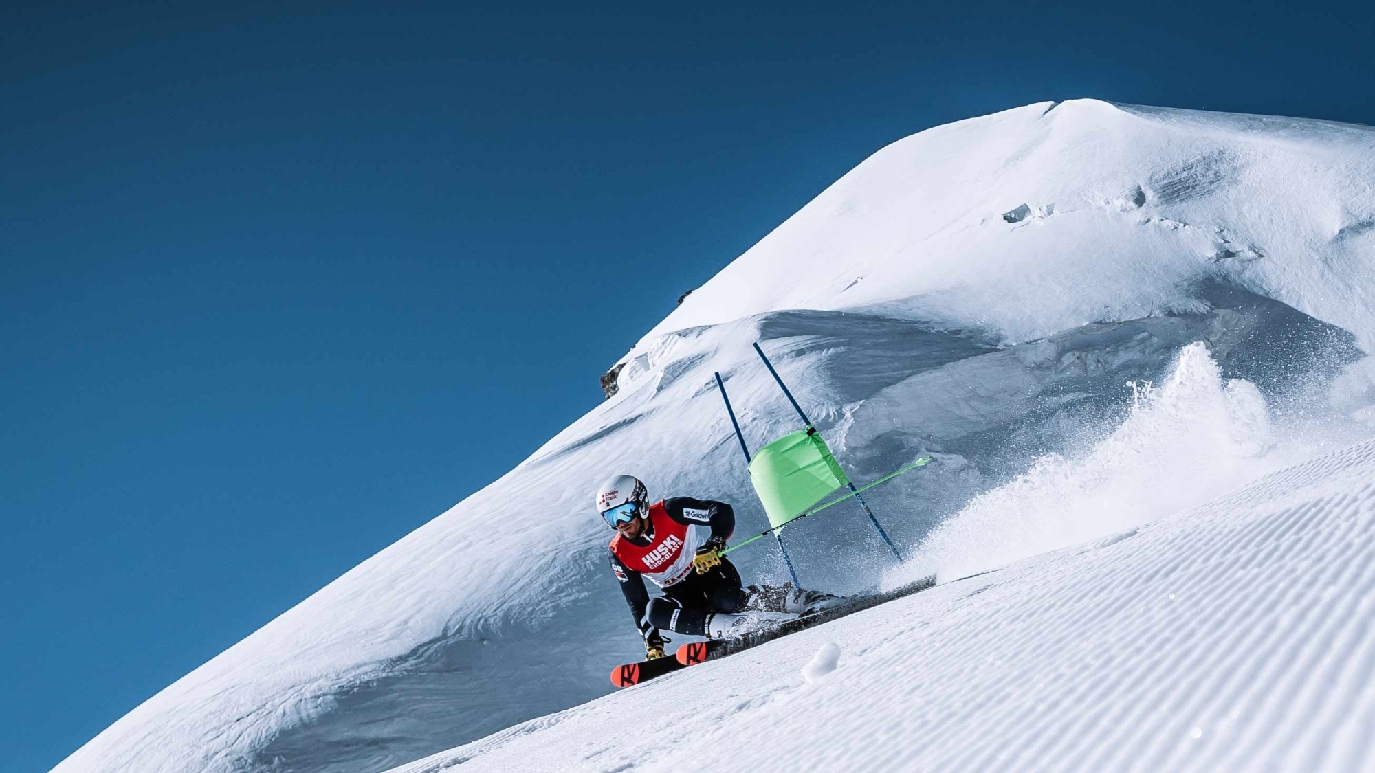 Sommerskifahren am Mittelallalin in Saas-Fee