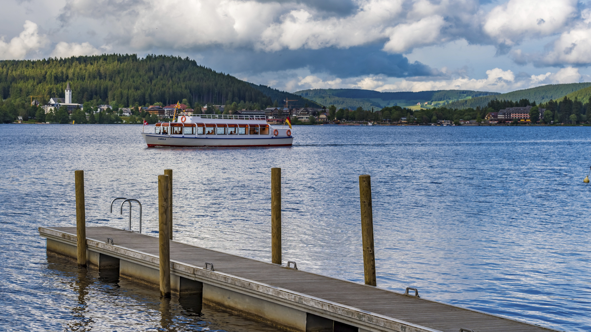 Titisee mit Blick zum Ort Titisee