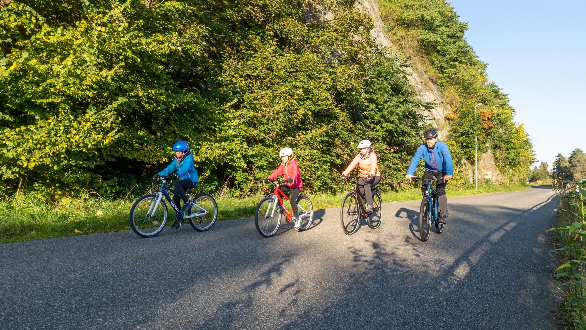 Radfahrer auf der Obstland-Radroute