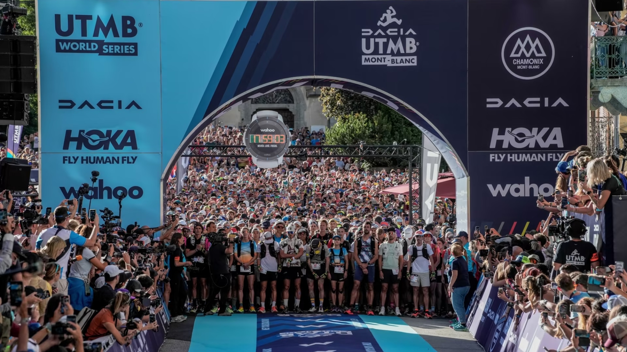 Start zum HOKA UTMB Mont-Blanc