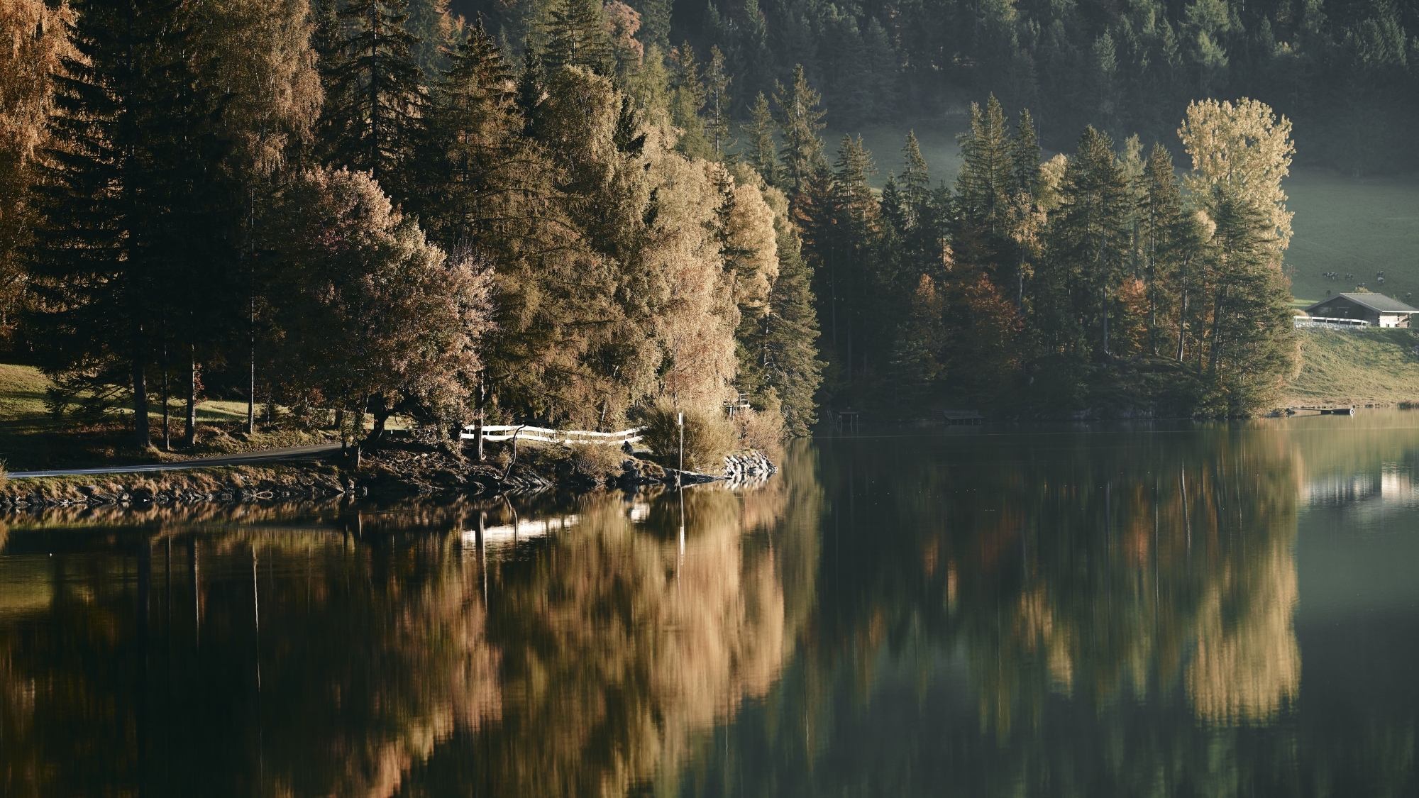 Der Hintersteiner See am Wilden Kaiser im Herbst