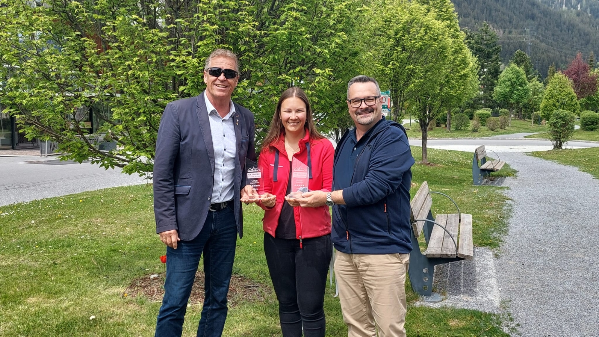 v.l.n.r.: Martin Ebster (Direktor Tourismusverband St. Anton am Arlberg), Katharina Laimer (Leitung Marketing und Presse), Christopher Lahm-Wolter (Schneemenschen GmbH)