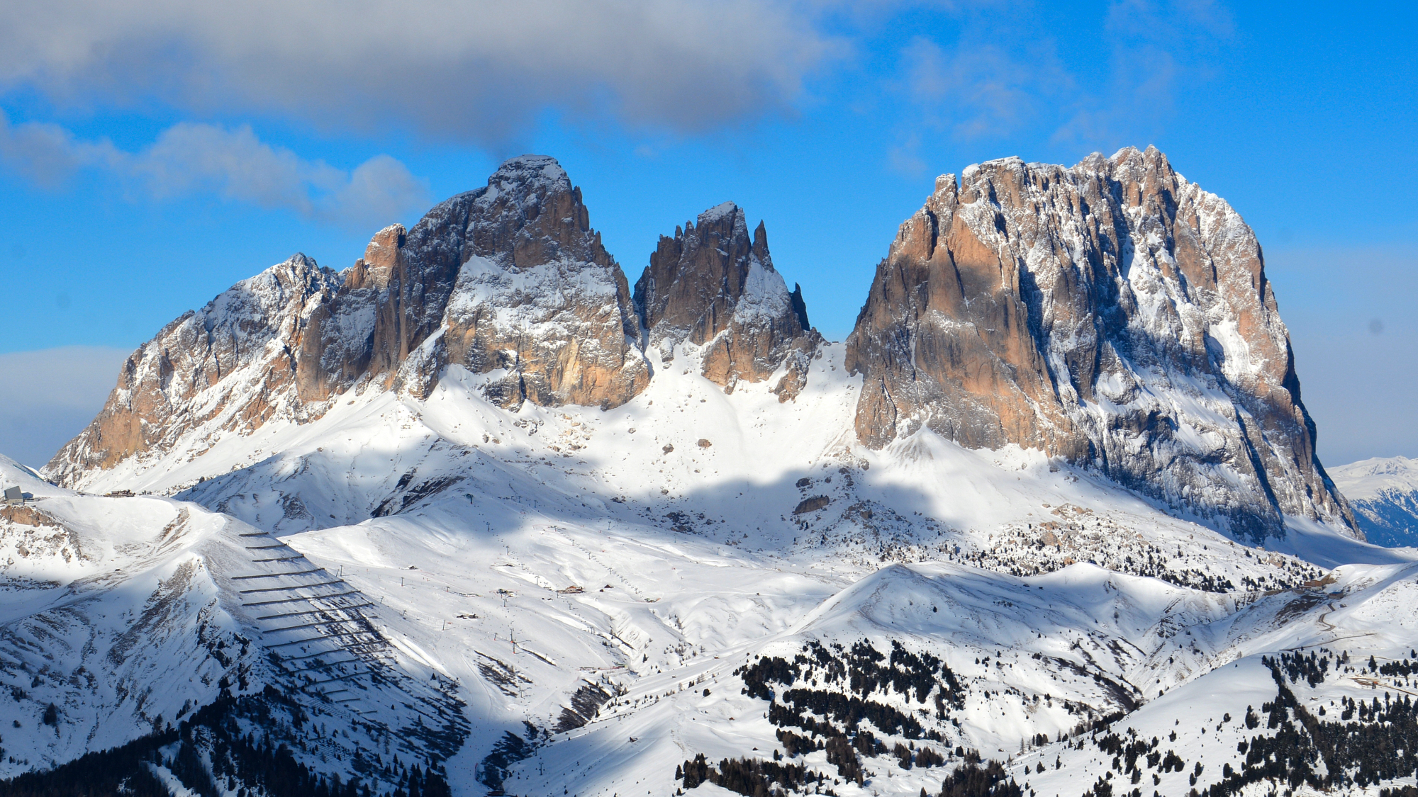 Die Abfahrt vom Belvedere garantiert ein traumhaftes Bergpanorama, im Blick das Langkofel-Massiv.