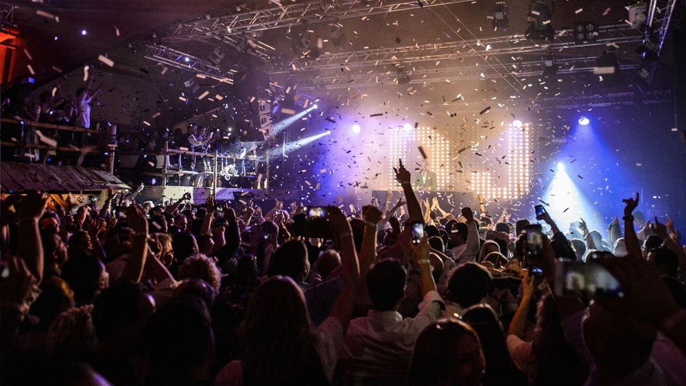 Stanglwirt-Weißwurstparty in der Reithalle